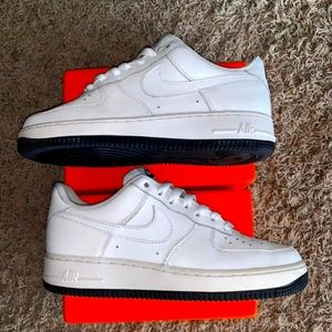 Nike Air Force 1 men’s size 6.5 and women’s size 8